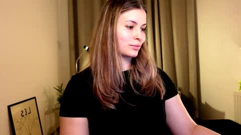 shy_nerd_babyy online show from 02-04-25, 11:16