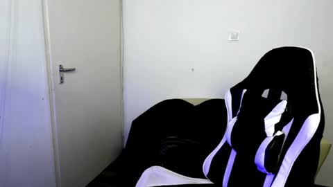Snapshot of shy_nerd_babyy chatting on 06-30-26, 10:27 shy_nerd_babyy online show from 06-30-26, 10:27