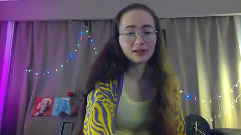 Shy Night Bat online show from 03-29-26, 09:15