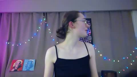 Shy Night Bat online show from 03-30-26, 10:22