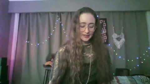 Shy Night Bat online show from 04-10-26, 08:35