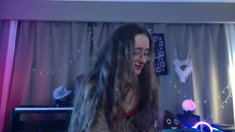 Shy Night Bat online show from 04-24-26, 12:46