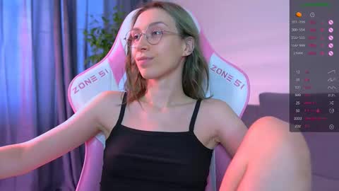 Snapshot of shy_or_horny chatting on 10-19-25, 08:37  HI i am Marcy online show from 10-19-25, 08:37