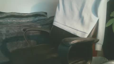 shyboyhugecum2020 online show from 01-12-26, 03:34