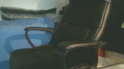 shyboyhugecum2020 online show from 04-29-26, 03:10