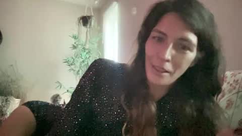 Snapshot of shydevil11 chatting on 10-20-25, 11:05 Trex online show from 10-20-25, 11:05