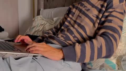 Snapshot of shydude666 chatting on 12-22-24, 01:55 shydude666 online show from 12-22-24, 01:55