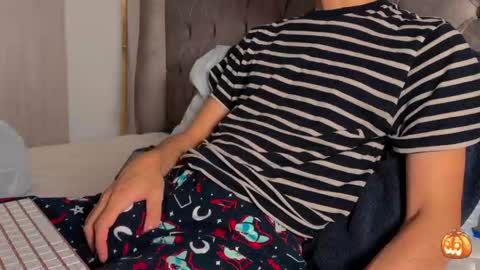 Snapshot of shydude666 chatting on 11-02-25, 10:45 shydude666 online show from 11-02-25, 10:45