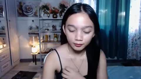 Snapshot of shygirl_lyn chatting on 05-31-26, 03:36 lyn online show from 05-31-26, 03:36