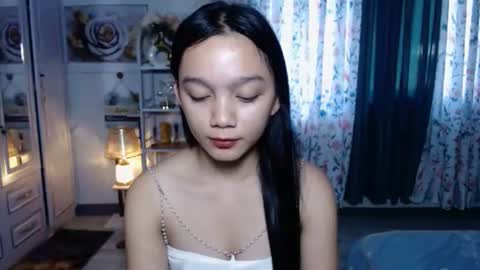 Snapshot of shygirl_lyn chatting on 06-01-26, 01:51 lyn online show from 06-01-26, 01:51