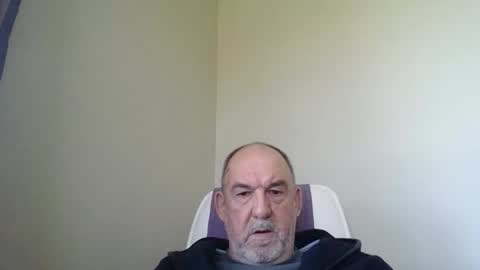 Snapshot of shyguytm chatting on 09-12-25, 11:15 shyguytm online show from 09-12-25, 11:15