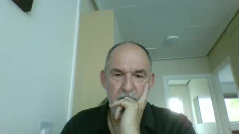 Snapshot of shyguytm chatting on 11-03-25, 06:03 shyguytm online show from 11-03-25, 06:03