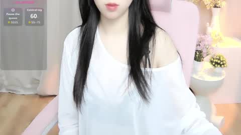 Snapshot of shynana23 chatting on 06-18-26, 01:17 nana online show from 06-18-26, 01:17