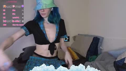 Hippie online show from 03-17-26, 04:54