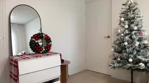 Snapshot of shysashy chatting on 12-19-24, 07:51 Sasha online show from 12-19-24, 07:51