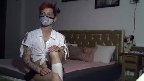 Snapshot of shyskinnynina chatting on 05-15-26, 10:00 Nina online show from 05-15-26, 10:00