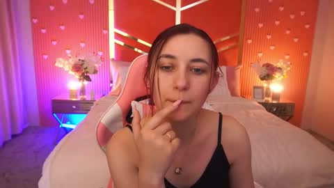 Snapshot of shyy_jany chatting on 06-26-26, 02:10 shyy_jany online show from 06-26-26, 02:10