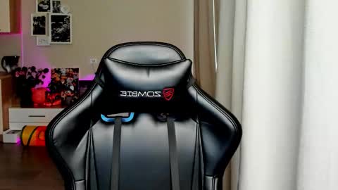 SIA online show from 10-24-25, 02:08