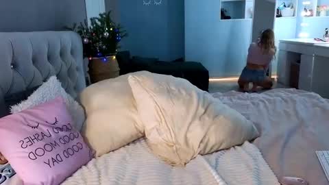 sialone online show from 12-18-24, 06:32