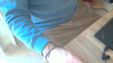 Snapshot of sibblii0 chatting on 03-04-25, 07:41 Seba online show from 03-04-25, 07:41