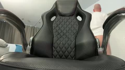 Snapshot of sic5858 chatting on 02-16-26, 01:07 sic5858 online show from 02-16-26, 01:07