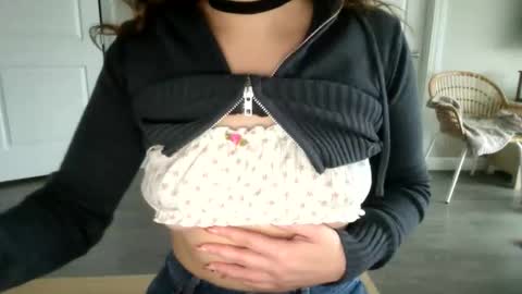 Snapshot of sienna_doll chatting on 10-30-25, 02:51 Sienna Doll online show from 10-30-25, 02:51