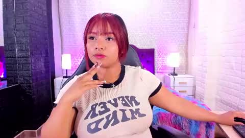 Snapshot of sienna_lux01 chatting on 07-07-26, 02:14 sienna_lux01 online show from 07-07-26, 02:14