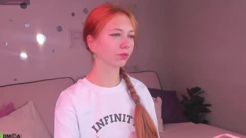 Sienna online show from 06-07-26, 09:02
