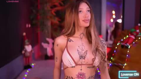 Sienna online show from 12-18-25, 06:58