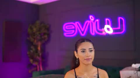 Sienna online show from 11-18-25, 11:14