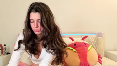 Sienna online show from 02-10-26, 02:04