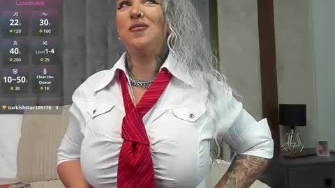 Snapshot of sierra_quinn chatting on 12-14-25, 06:41 Sierra online show from 12-14-25, 06:41