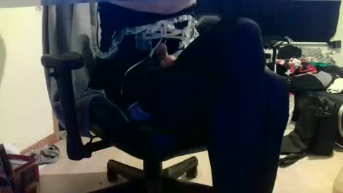 Snapshot of siggi180197 chatting on 11-24-25, 04:29 siggi online show from 11-24-25, 04:29