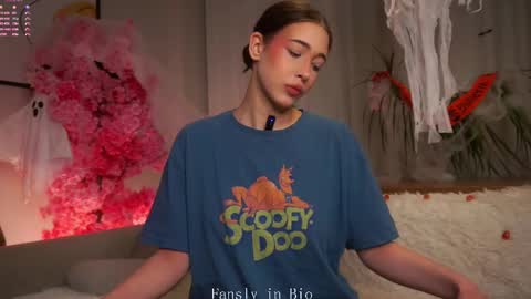 Eva  online show from 10-28-25, 11:14