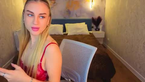 Snapshot of silen_tori chatting on 05-25-26, 01:55 Silen online show from 05-25-26, 01:55