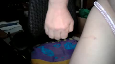 Snapshot of silent63 chatting on 12-15-24, 07:53 silent63 online show from 12-15-24, 07:53