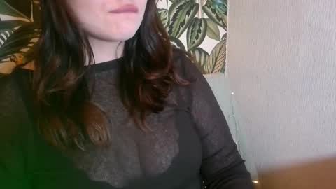 Snapshot of silentmuse_ chatting on 12-17-25, 12:49 muse online show from 12-17-25, 12:49