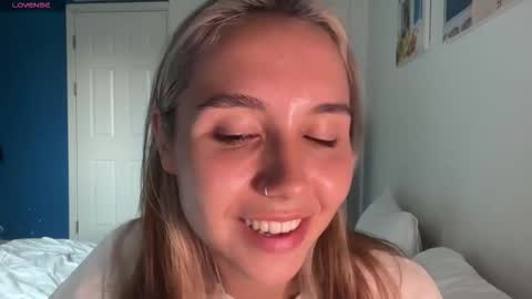 Snapshot of silicia_lu chatting on 03-13-26, 09:38 You fav Miss Si online show from 03-13-26, 09:38