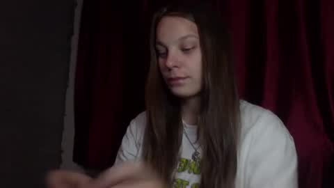 Snapshot of silkqueen_88 chatting on 07-21-26, 07:16 Angelica online show from 07-21-26, 07:16