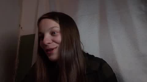 Snapshot of silkqueen_88 chatting on 07-23-26, 07:34 Angelica online show from 07-23-26, 07:34