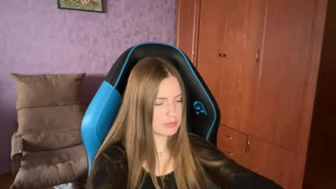 Erica online show from 05-27-26, 12:46