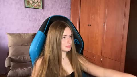 Erica online show from 06-22-26, 01:41