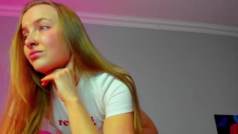 Mila online show from 11-17-25, 08:31