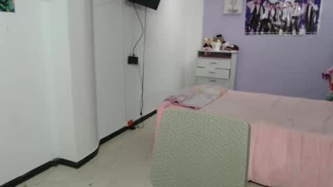 Snapshot of silvanaroberts_ chatting on 03-07-25, 09:48  Rouse  online show from 03-07-25, 09:48