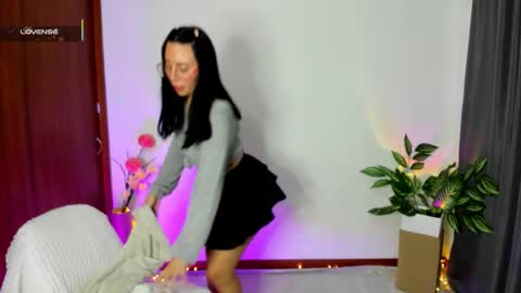 Snapshot of silvanna_moore chatting on 11-27-25, 02:13 Silvanna online show from 11-27-25, 02:13