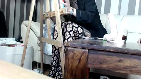 Snapshot of silverhairsexyass chatting on 10-31-25, 09:05 SilverHairSexyAss online show from 10-31-25, 09:05