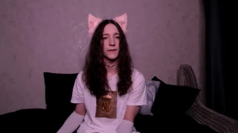 Snapshot of silvermuse chatting on 10-30-25, 11:16 silvermuse online show from 10-30-25, 11:16