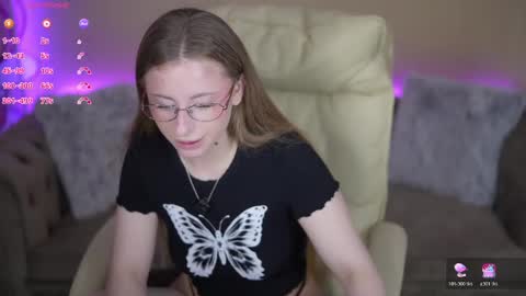 Snapshot of silverrmoon chatting on 05-18-26, 06:41 Kristina Kris online show from 05-18-26, 06:41