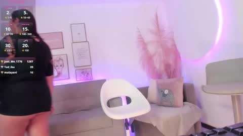 Silvia online show from 12-14-25, 10:31