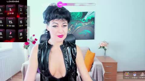 Silvia Wallec online show from 10-26-25, 06:41